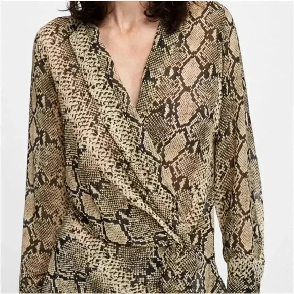 NWT Zara Animal Print Snakeskin Chiffon Wrap Blouse Long Sleeve Top Size XS - Picture 2 of 7